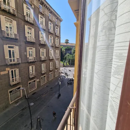 Suite Galleria Umberto I-3